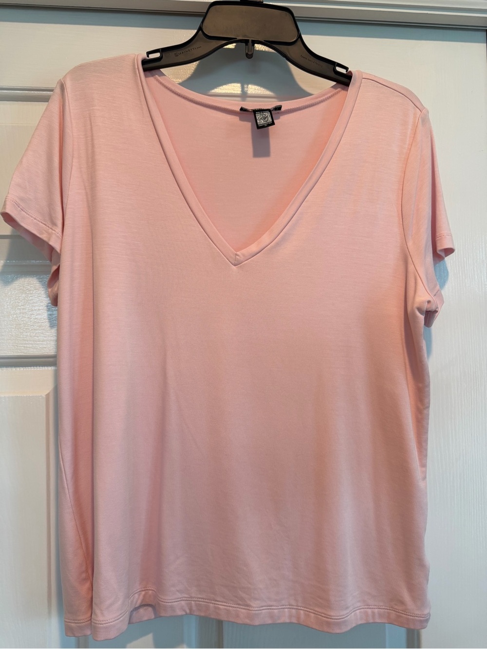 Express Light Pink V-Neck Short Sleeve Tee